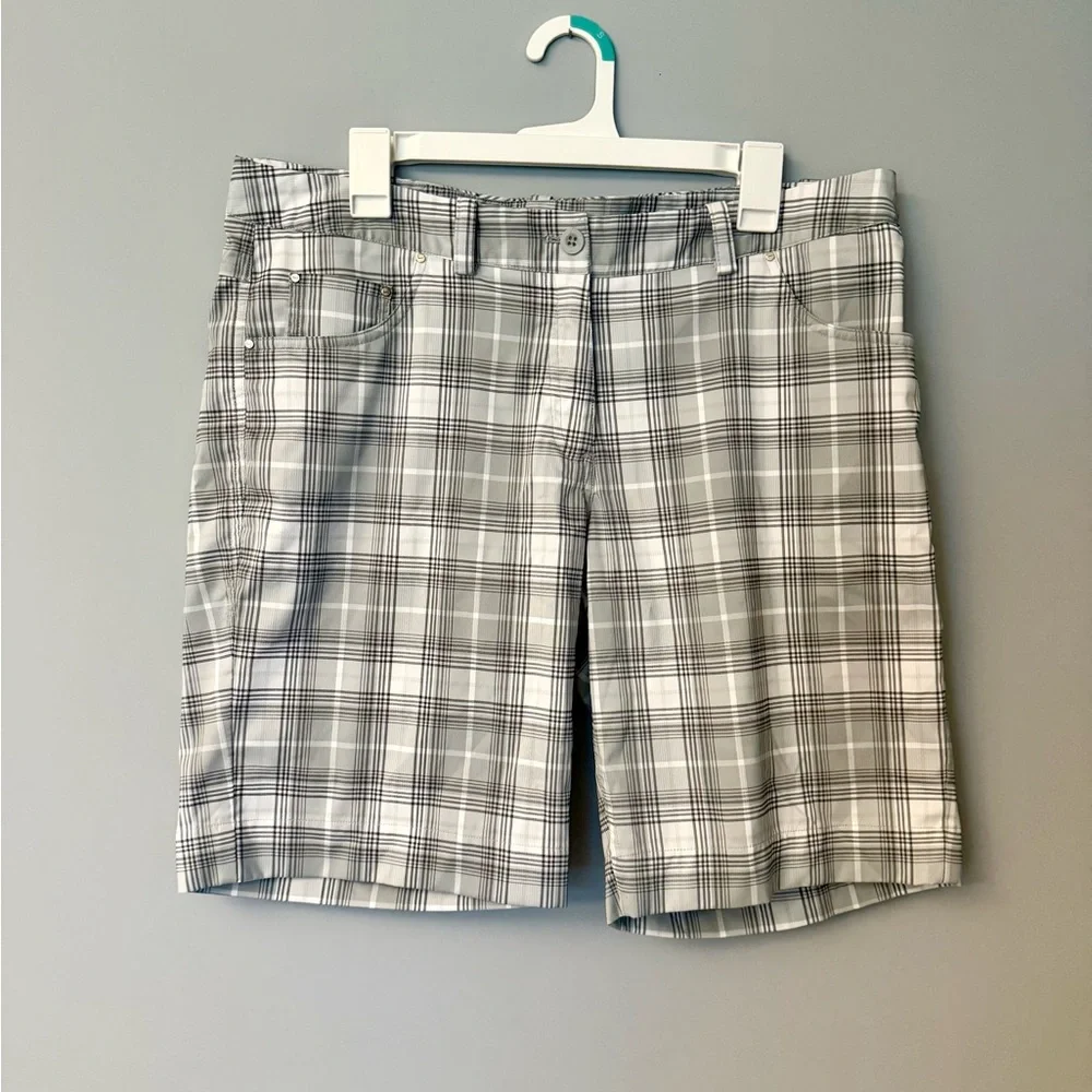 Nike Golf Tour Performance Dri Fit Men's Plaid Athletic Shorts — White and Gray